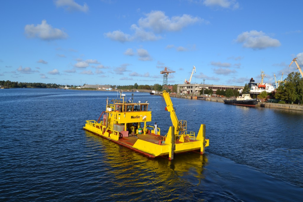 Multicat “MERLIN” — vessel photograph 1 of 14