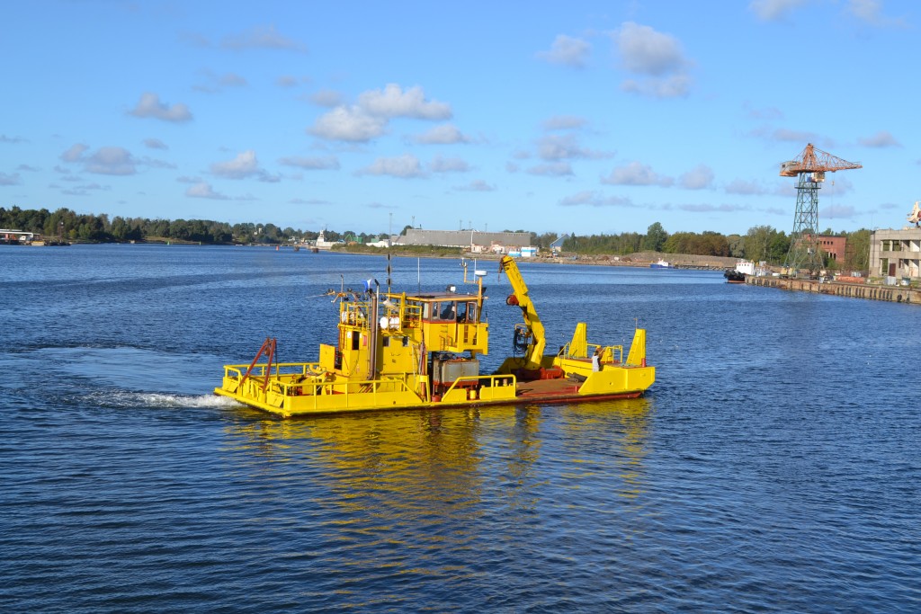 Multicat “MERLIN” — vessel photograph 6 of 14